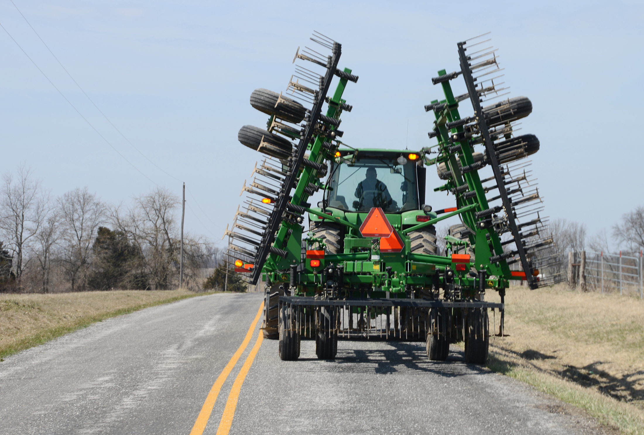 SafetyTipsDrivingRuralRoadslg059c SafetyTipsDrivingRuralRoadslg059c